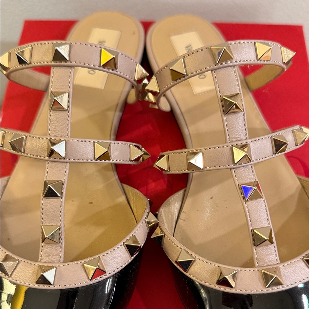 🖤 Authentic Valentino Rockstud Caged Patent Leather Flat Mules Black/Poudre 🖤 - Picture 9 of 15